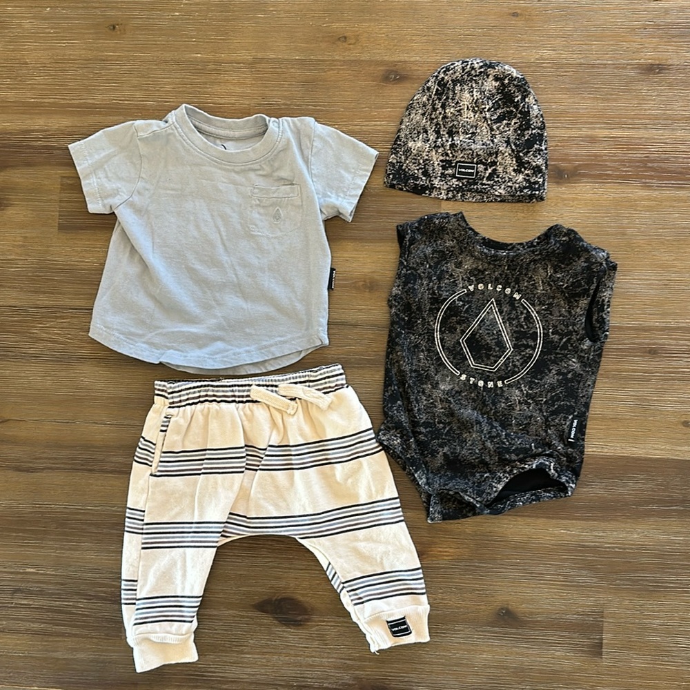 Volcom stone 4 piece set size 6-9m